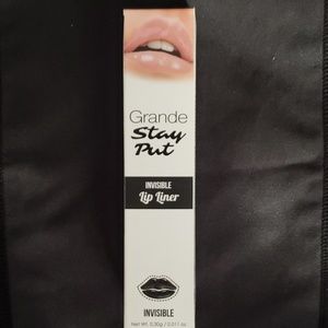 Grande Stay Put lip liner